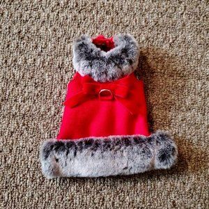 Red Fur-Trimmed-ULTRASUEDE & FAUX FUR-🐕NEVER Worn